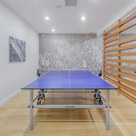 Three-Bedroom Condo With Free Parking Nearby Cn Tower With Lake View Toronto Buitenkant foto