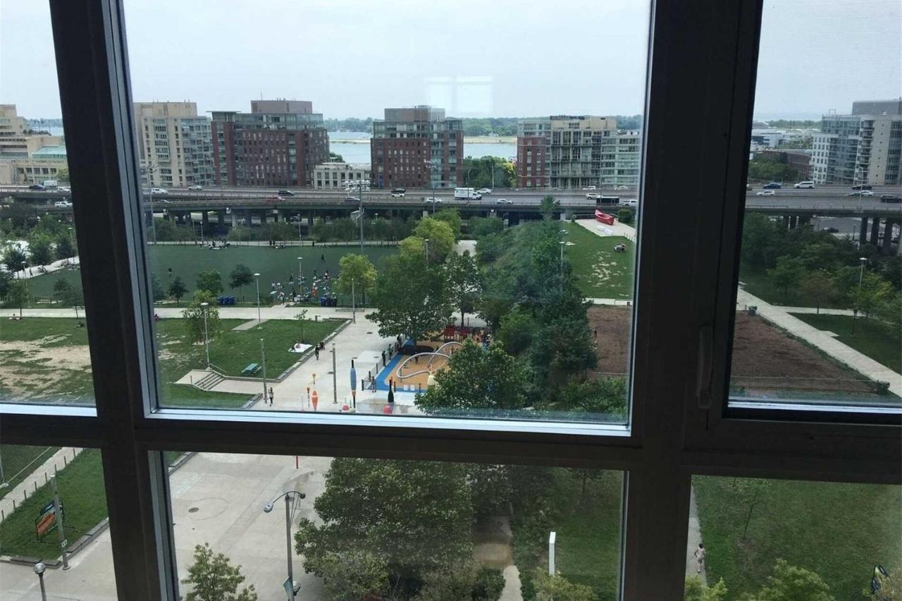 Three-Bedroom Condo With Free Parking Nearby Cn Tower With Lake View Toronto Buitenkant foto