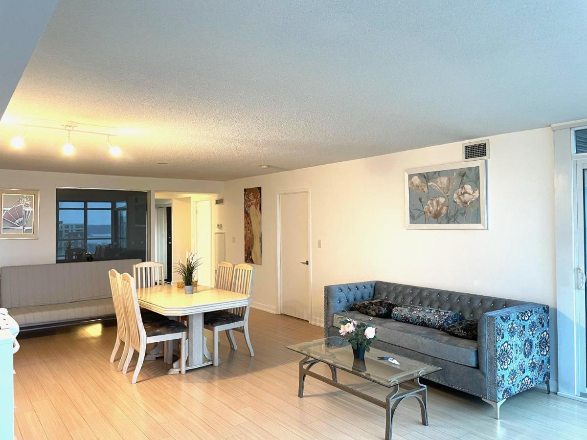 Three-Bedroom Condo With Free Parking Nearby Cn Tower With Lake View Toronto Buitenkant foto