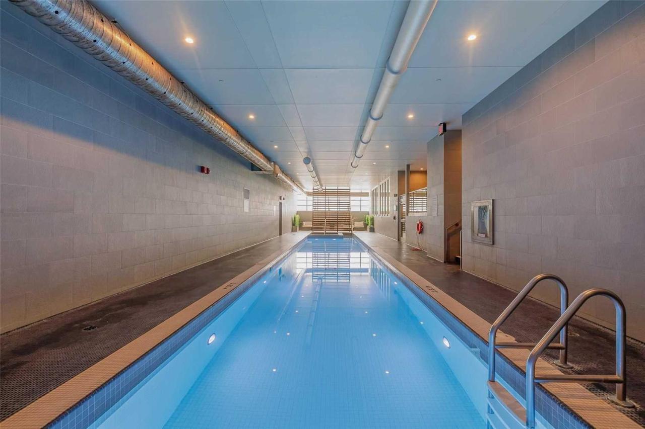 Three-Bedroom Condo With Free Parking Nearby Cn Tower With Lake View Toronto Buitenkant foto