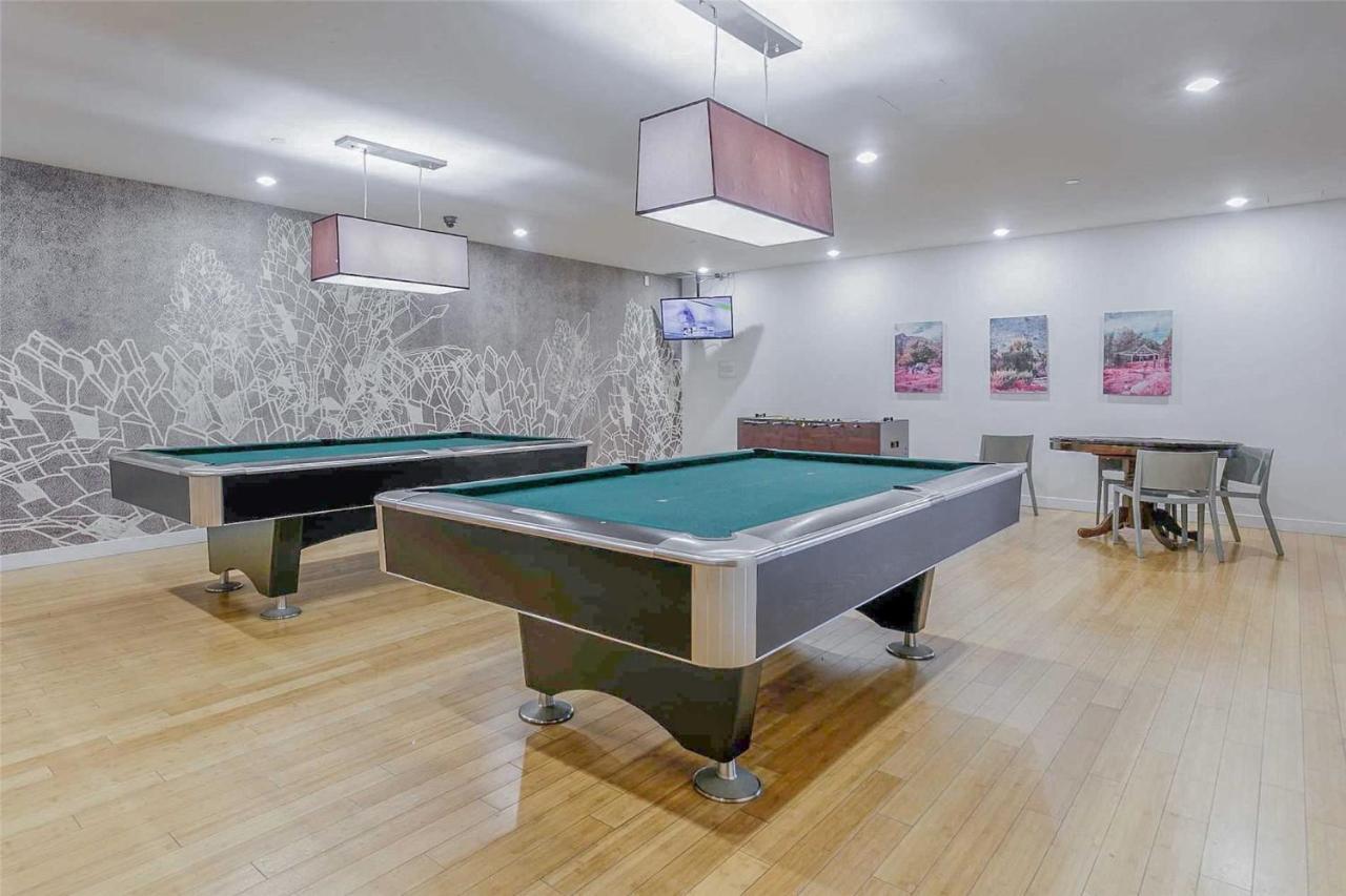 Three-Bedroom Condo With Free Parking Nearby Cn Tower With Lake View Toronto Buitenkant foto