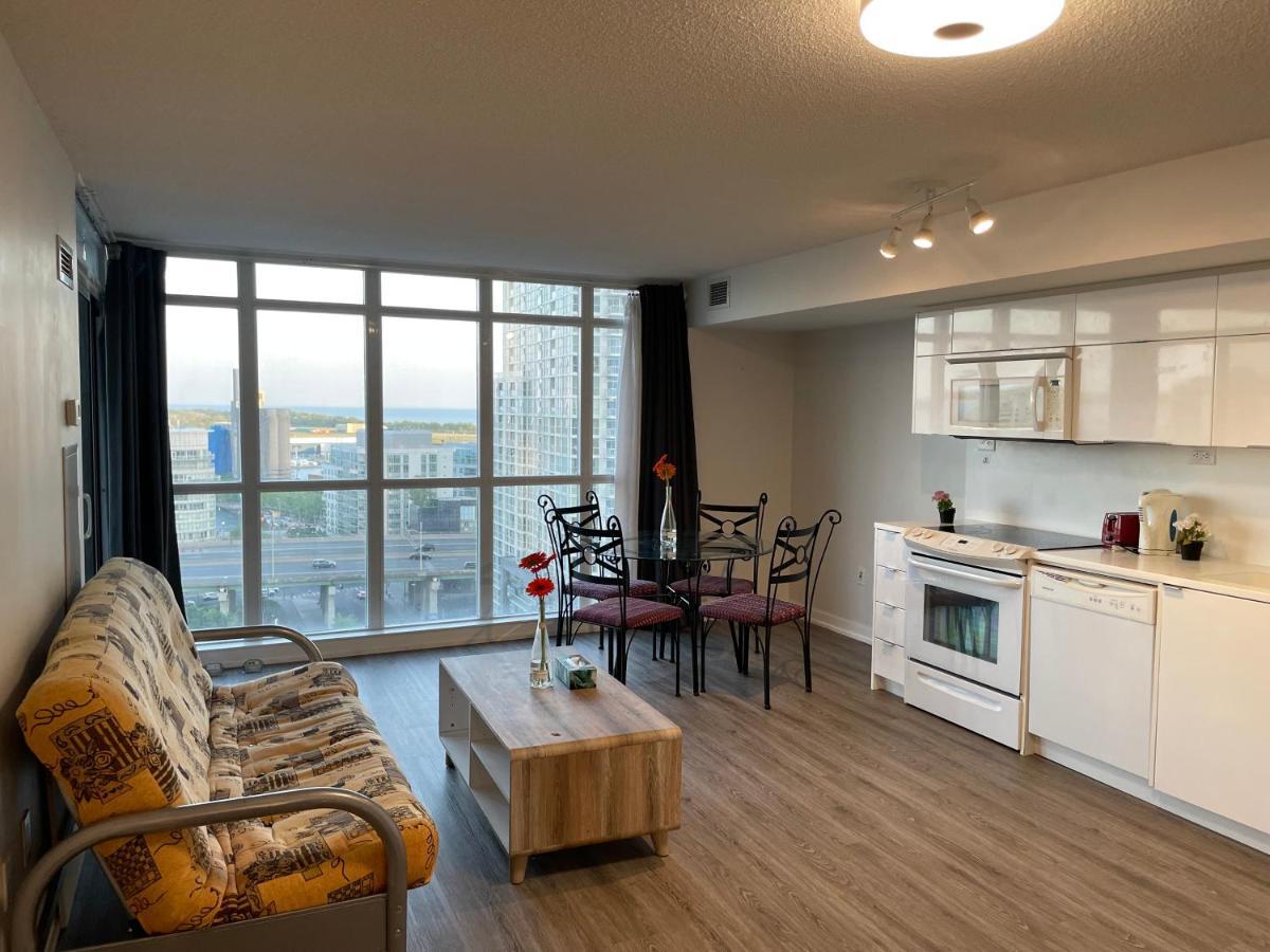 Three-Bedroom Condo With Free Parking Nearby Cn Tower With Lake View Toronto Buitenkant foto